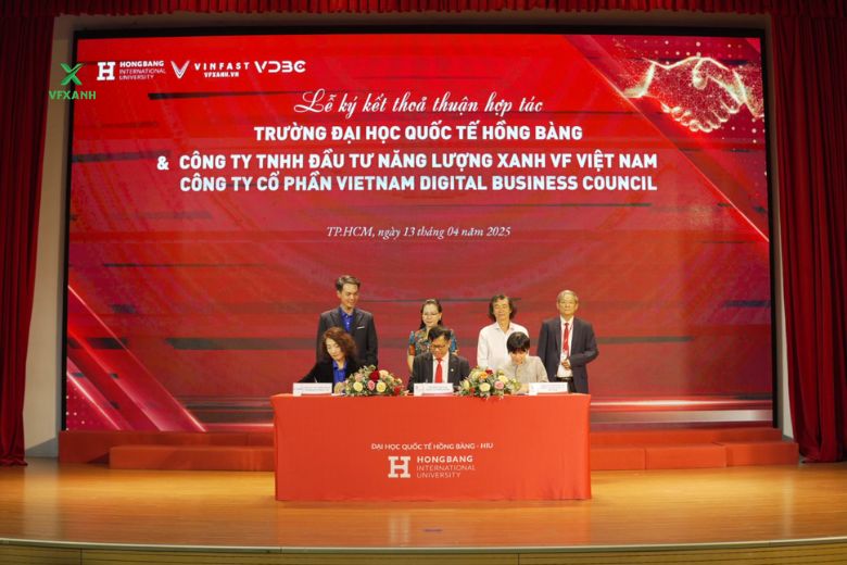 VFXanh và Đại học Hồng Bàng (HIU) hợp tác vì tương lai xanh 2 Loc Blog Xe 16