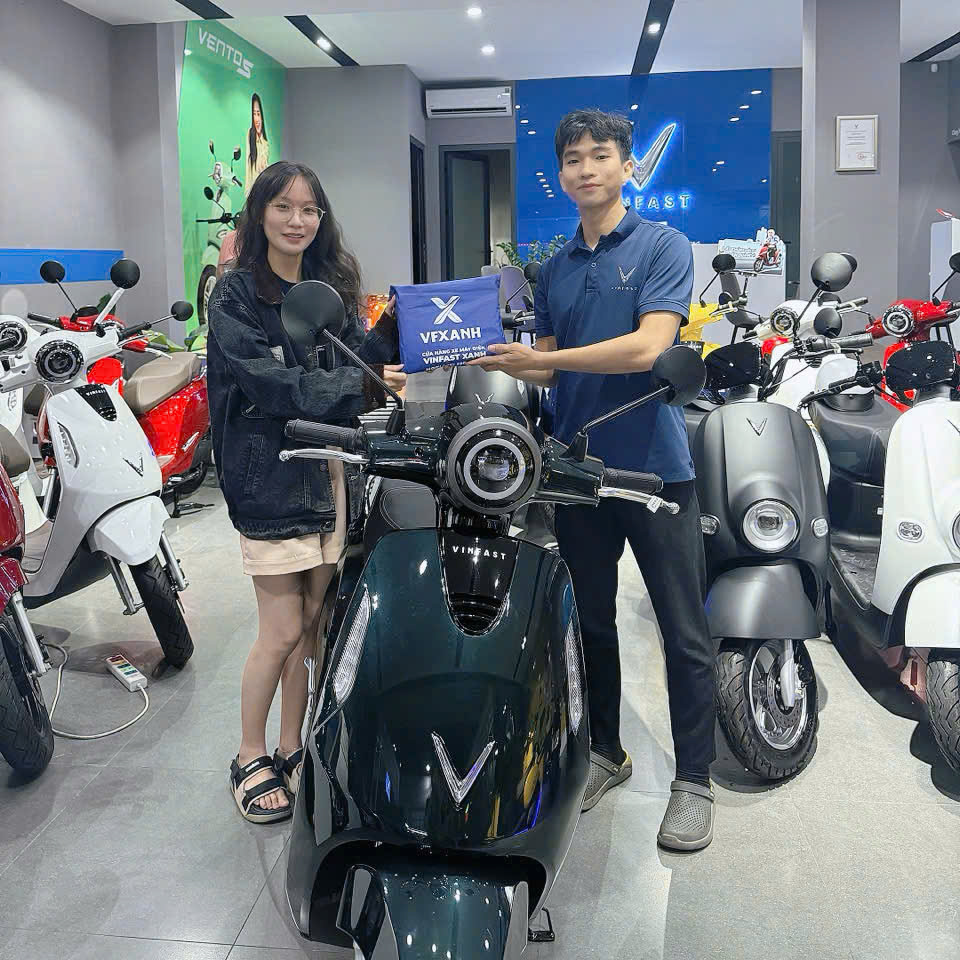 Nên mua xe máy điện VinFast ở đâu tại TP.HCM? Review VFXanh 4 z6605411060145 d350f34cc71e9ac6cd1213abd549054b