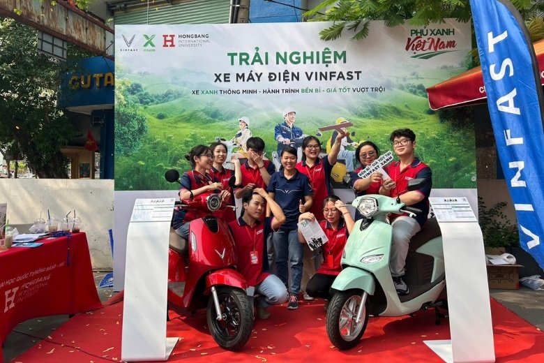 phu xanh truong hoc 2026 cung vinfast va vfx hs chup hinh