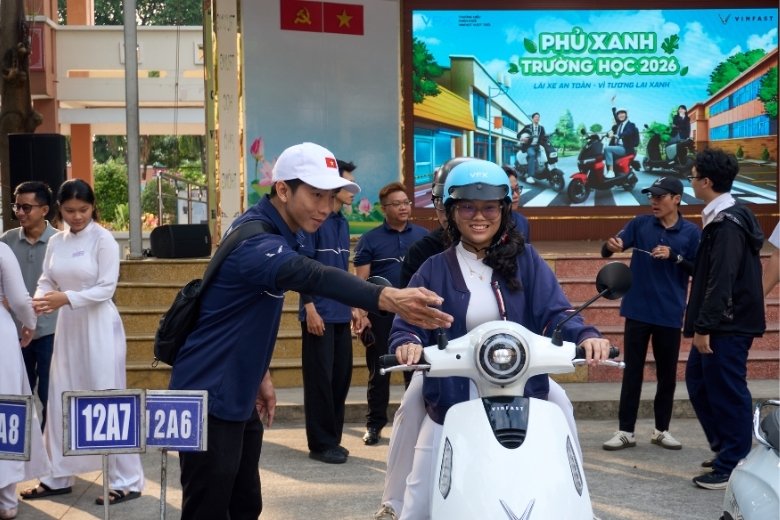 Cùng VFX phủ xanh trường học 2026 tại THPT Nguyễn Hữu Huân - Thủ Đức 13 phủ xanh trường học Nguyễn Hữu Huân