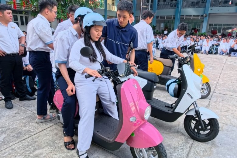Hành trình "Phủ Xanh Trường Học 2026" tại Trường THPT Thủ Đức và THPT Linh Trung 16 phu xanh truong hoc 2026 tai truong thpt linh trung 1 2