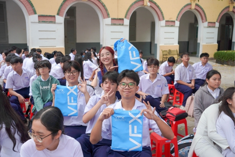 PHỦ XANH TRƯỜNG HỌC 2026 – HÀNH TRÌNH XANH TẠI THPT NGUYỄN THỊ MINH KHAI & THPT MARIE CURIE 5 vfx phu xanh truong hoc marie curie 1