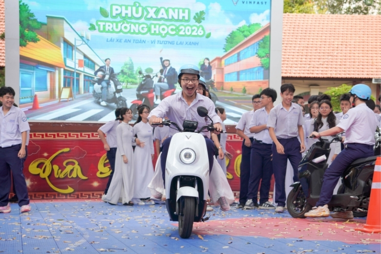 PHỦ XANH TRƯỜNG HỌC 2026 – HÀNH TRÌNH XANH TẠI THPT NGUYỄN THỊ MINH KHAI & THPT MARIE CURIE 7 vfx phu xanh truong hoc marie curie 4