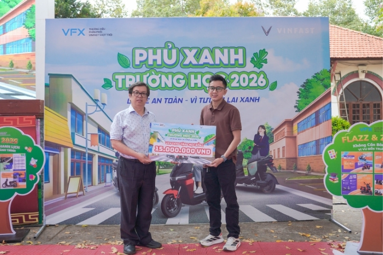 PHỦ XANH TRƯỜNG HỌC 2026 – HÀNH TRÌNH XANH TẠI THPT NGUYỄN THỊ MINH KHAI & THPT MARIE CURIE 8 vfx phu xanh truong hoc marie curie trao qua tang