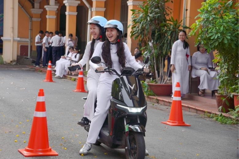 PHỦ XANH TRƯỜNG HỌC 2026 – HÀNH TRÌNH XANH TẠI THPT NGUYỄN THỊ MINH KHAI & THPT MARIE CURIE 3 vfx phu xanh truong hoc nguyen thi minh khai 2