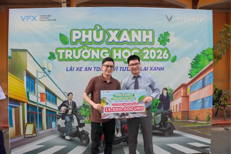PHỦ XANH TRƯỜNG HỌC 2026 – HÀNH TRÌNH XANH TẠI THPT NGUYỄN THỊ MINH KHAI & THPT MARIE CURIE 9 vfx phu xanh truong hoc nguyen thi minh khai trao qua tang