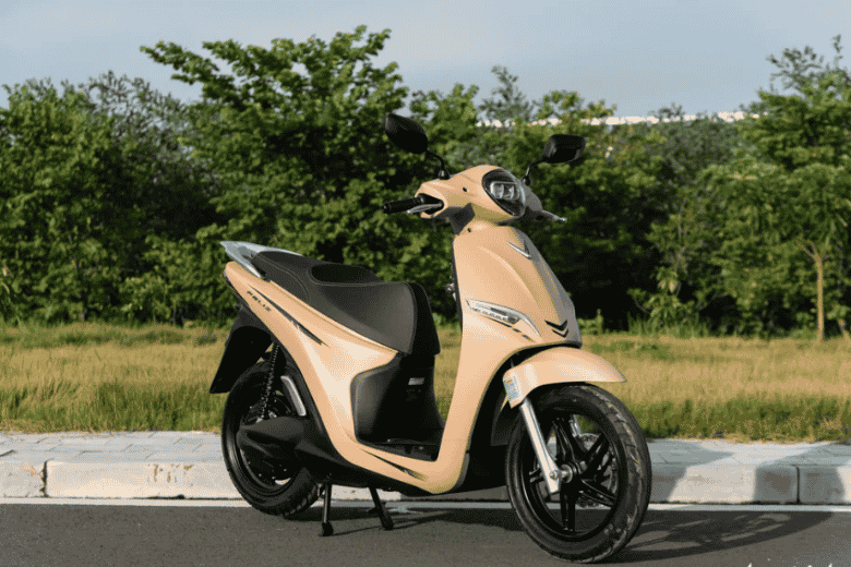 Xe máy điện VinFast nào phù hợp cho gia đình? 3 xe may dien vinfast feliz 2025 phu hop cho gia dinh